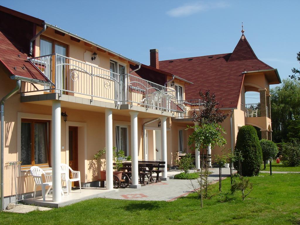 Villa Mónika Keszthely Exterior foto
